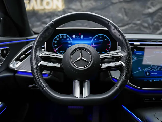 MERCEDES-BENZ E 220 d AMG Line 9G-Tronic 21" Felgen*Werksgarantie*Lenkradheizung*