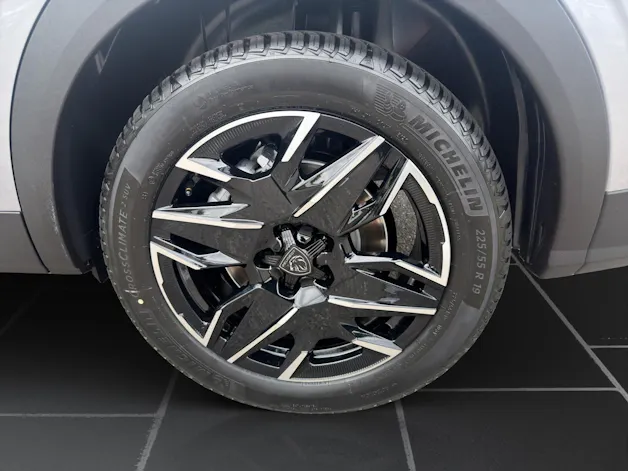 PEUGEOT 5008 NEW 145 e-DCS6 GT