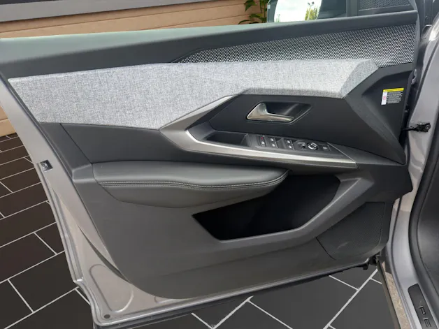 PEUGEOT 5008 NEW 145 e-DCS6 GT