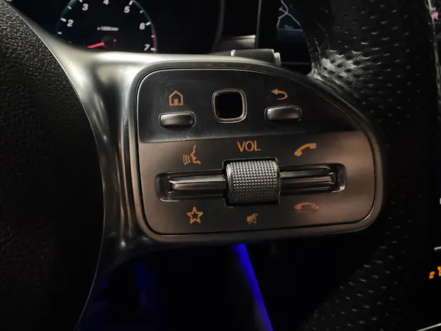 MERCEDES-BENZ C 200 Swiss Star AMG Line 4M 9G-Tronic | CH |