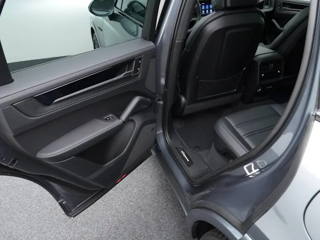 PORSCHE Cayenne S E-Hybrid Black Edition
