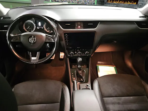 SKODA Octavia Combi 2.0 TDI Scout 4x4 DSG