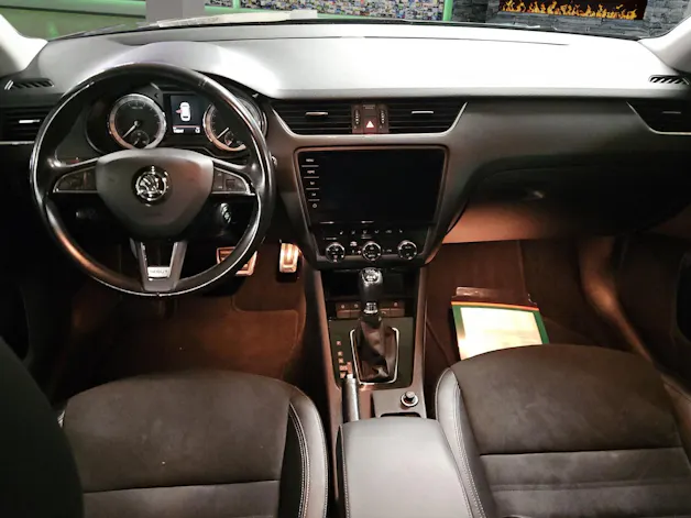 SKODA Octavia Combi 2.0 TDI Scout 4x4 DSG