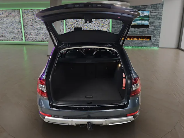 SKODA Octavia Combi 2.0 TDI Scout 4x4 DSG