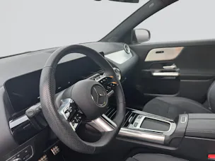 MERCEDES-BENZ GLA 200 AMG Line 7G-DCT Night