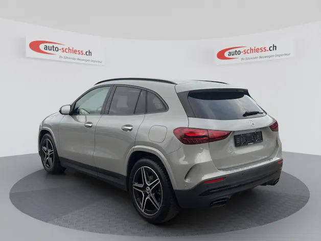 MERCEDES-BENZ GLA 200 AMG Line 7G-DCT Night