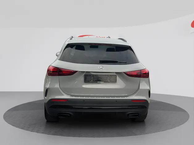 MERCEDES-BENZ GLA 200 AMG Line 7G-DCT Night