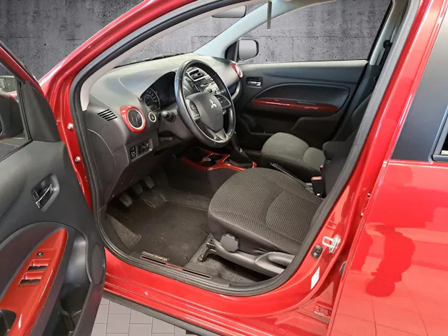 Mitsubishi Space Star 1.2 MIVEC Celebration 300K