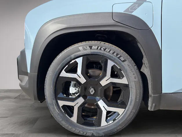 RENAULT R4 E-Tech Comfort Range 52 kWh Techno