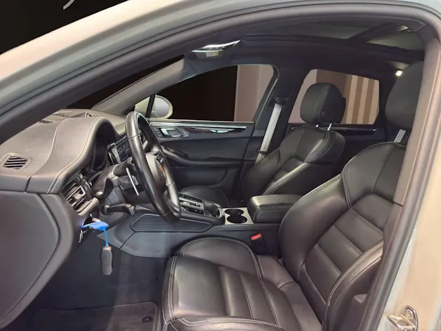 PORSCHE Macan S PDK