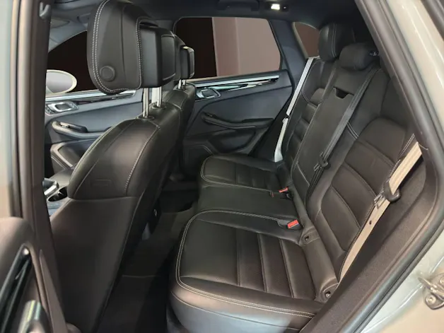 PORSCHE Macan S PDK