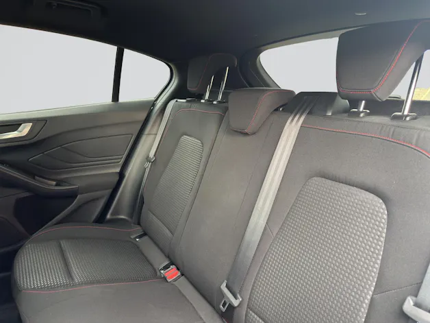 FORD Focus 1.0 MHEV ST-Line Automat