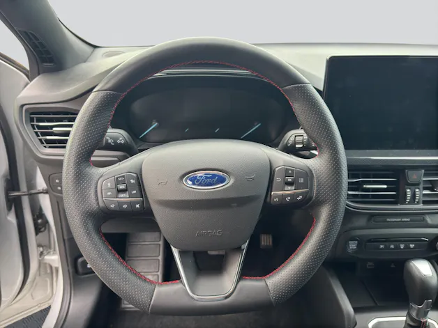 FORD Focus 1.0 MHEV ST-Line Automat