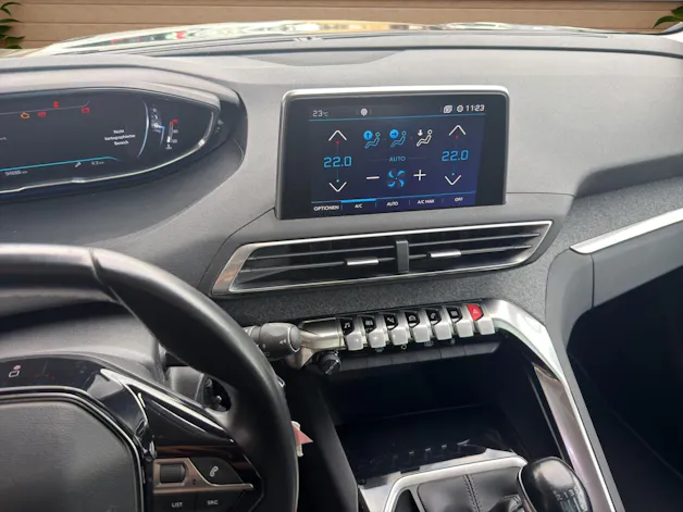 PEUGEOT 5008 1.2PureTech Allure