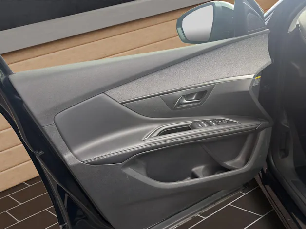 PEUGEOT 5008 1.2PureTech Allure
