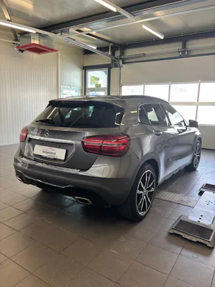 MERCEDES-BENZ GLA 200 Urban 7G-DCT