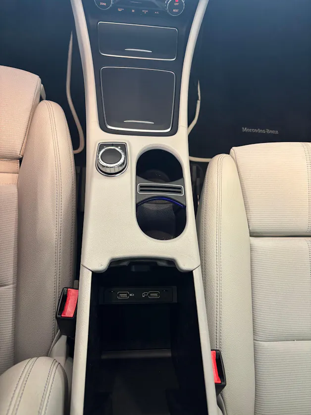 MERCEDES-BENZ GLA 200 Urban 7G-DCT
