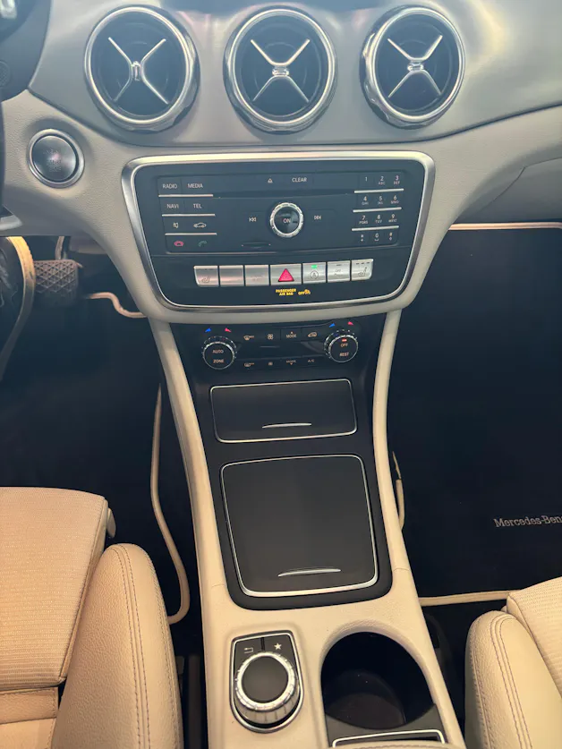 MERCEDES-BENZ GLA 200 Urban 7G-DCT