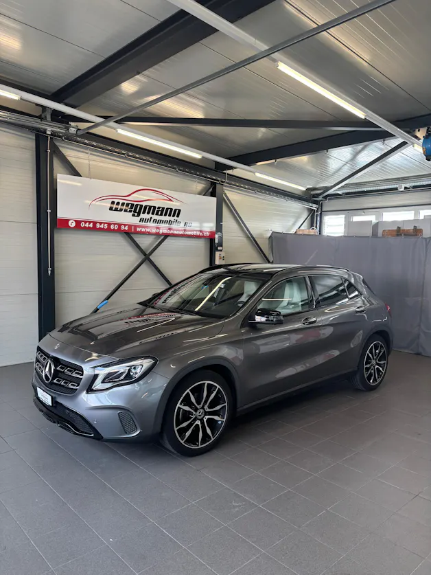 MERCEDES-BENZ GLA 200 Urban 7G-DCT