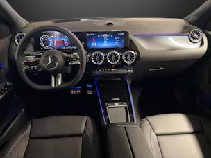MERCEDES-BENZ GLA 200 Night Star