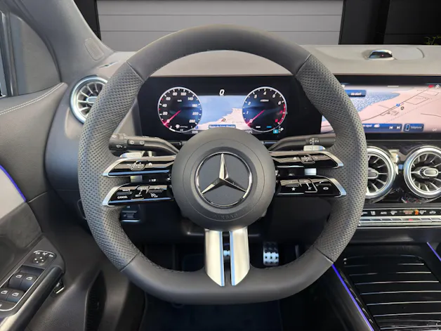 MERCEDES-BENZ GLA 200 Night Star 7G-DCT