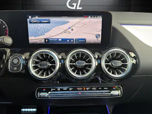 MERCEDES-BENZ GLA 200 Night Star 7G-DCT