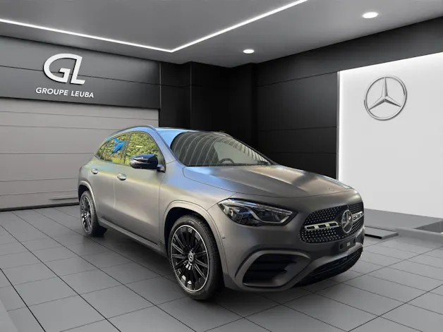 MERCEDES-BENZ GLA 200 Night Star 7G-DCT