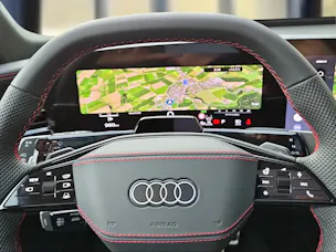 AUDI Q7 SUV TDI quattro 220 kW Mythosschwarz Metallic