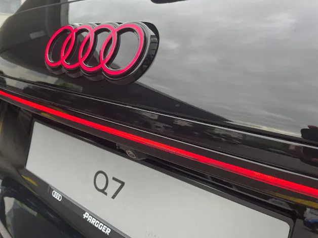AUDI Q7 SUV TDI quattro 220 kW