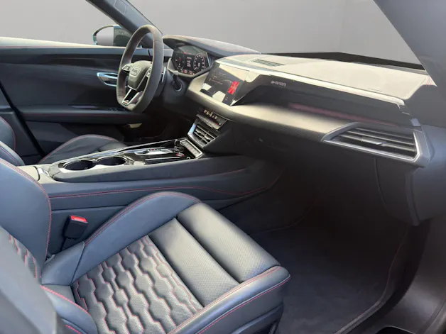 AUDI RS e-tron GT quattro