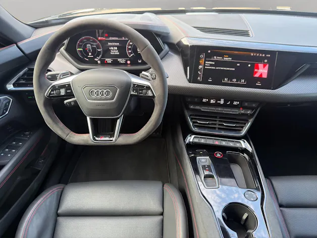 AUDI RS e-tron GT quattro