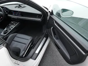 PORSCHE 911 Carrera