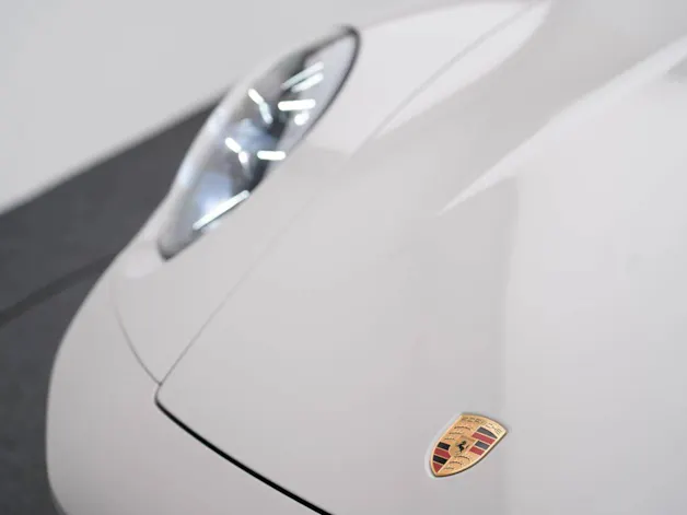 PORSCHE 911 Carrera