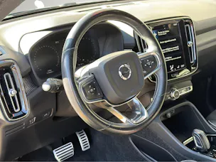 VOLVO XC40 2.0 B5 MH R-Design AWD