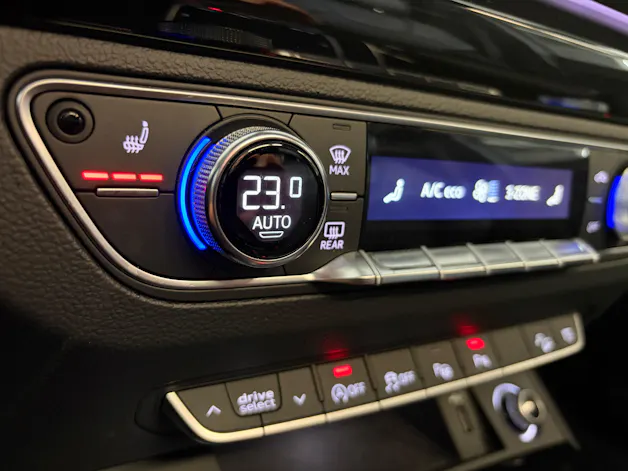 AUDI Q5 45 TFSI sport quattro | S-Line | Pano | Luftfed. | AHK | Memory | HeadUp | 21" | Assistanzsysteme |