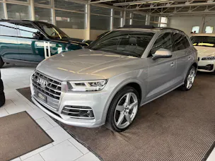AUDI Q5 45 TFSI sport quattro | S-Line | Pano | Luftfed. | AHK | Memory | HeadUp | 21" | Assistanzsysteme |