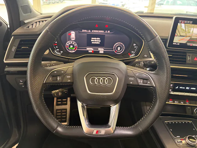 AUDI Q5 45 TFSI sport quattro | S-Line | Pano | Luftfed. | AHK | Memory | HeadUp | 21" | Assistanzsysteme |