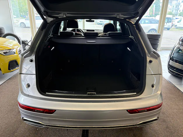 AUDI Q5 45 TFSI sport quattro | S-Line | Pano | Luftfed. | AHK | Memory | HeadUp | 21" | Assistanzsysteme |