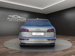AUDI Q5 45 TFSI sport quattro | S-Line | Pano | Luftfed. | AHK | Memory | HeadUp | 21" | Assistanzsysteme |