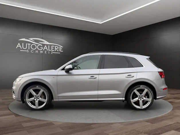 AUDI Q5 45 TFSI sport quattro | S-Line | Pano | Luftfed. | AHK | Memory | HeadUp | 21" | Assistanzsysteme |