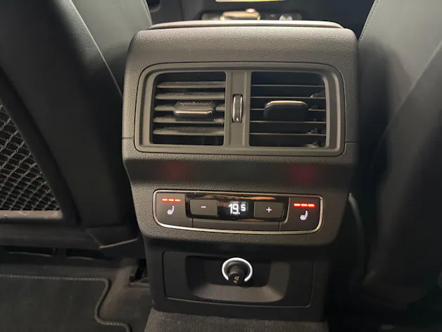 AUDI Q5 45 TFSI sport quattro | S-Line | Pano | Luftfed. | AHK | Memory | HeadUp | 21" | Assistanzsysteme |