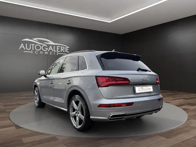 AUDI Q5 45 TFSI sport quattro | S-Line | Pano | Luftfed. | AHK | Memory | HeadUp | 21" | Assistanzsysteme |