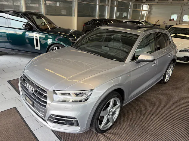 AUDI Q5 45 TFSI sport quattro | S-Line | Pano | Luftfed. | AHK | Memory | HeadUp | 21" | Assistanzsysteme |