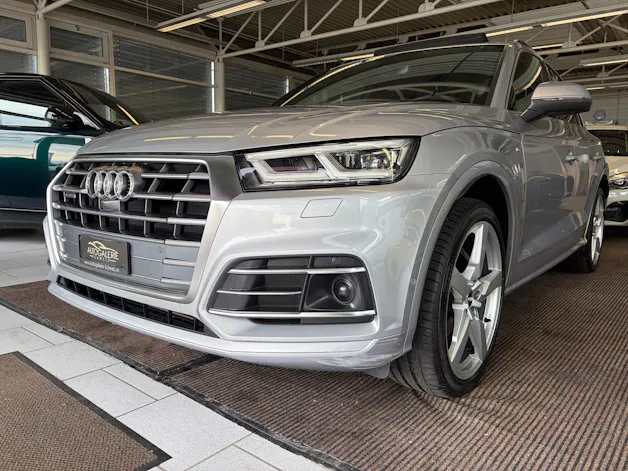 AUDI Q5 45 TFSI sport quattro | S-Line | Pano | Luftfed. | AHK | Memory | HeadUp | 21" | Assistanzsysteme |