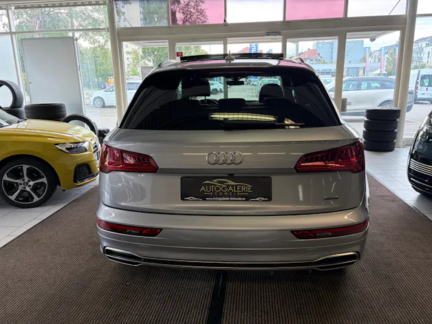 AUDI Q5 45 TFSI sport quattro | S-Line | Pano | Luftfed. | AHK | Memory | HeadUp | 21" | Assistanzsysteme |