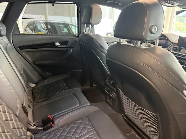 AUDI Q5 45 TFSI sport quattro | S-Line | Pano | Luftfed. | AHK | Memory | HeadUp | 21" | Assistanzsysteme |