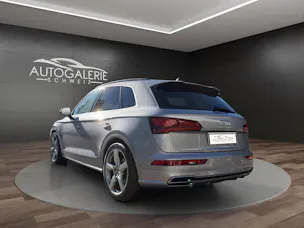 AUDI Q5 45 TFSI sport quattro | S-Line | Pano | Luftfed. | AHK | Memory | HeadUp | 21" | Assistanzsysteme |