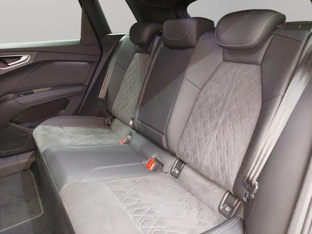 AUDI Q4 e-tron 45 quattro