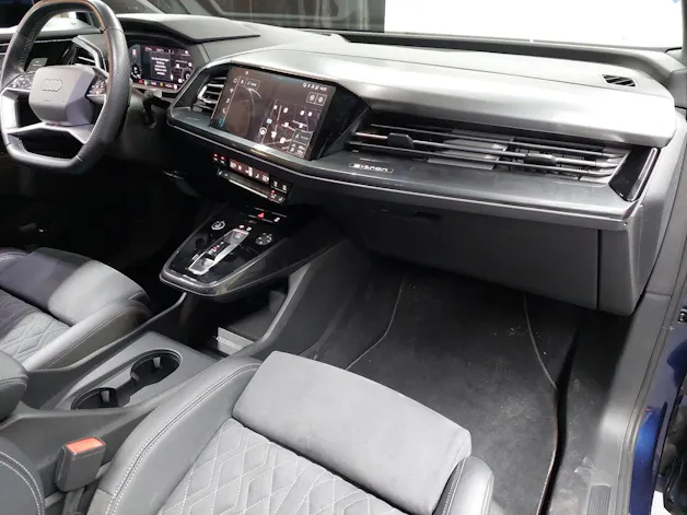 AUDI Q4 e-tron 45 quattro