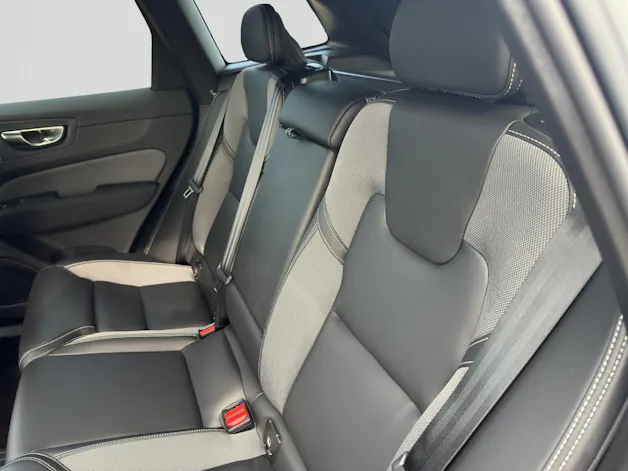 VOLVO XC60 T6 eAWD PluginHybrid Plus Black Edition Geartronic